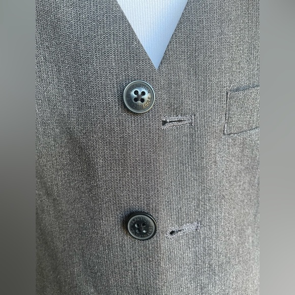 Kenneth Cole Reaction Men’s Gray Vest Size Small - Picture 2 of 12